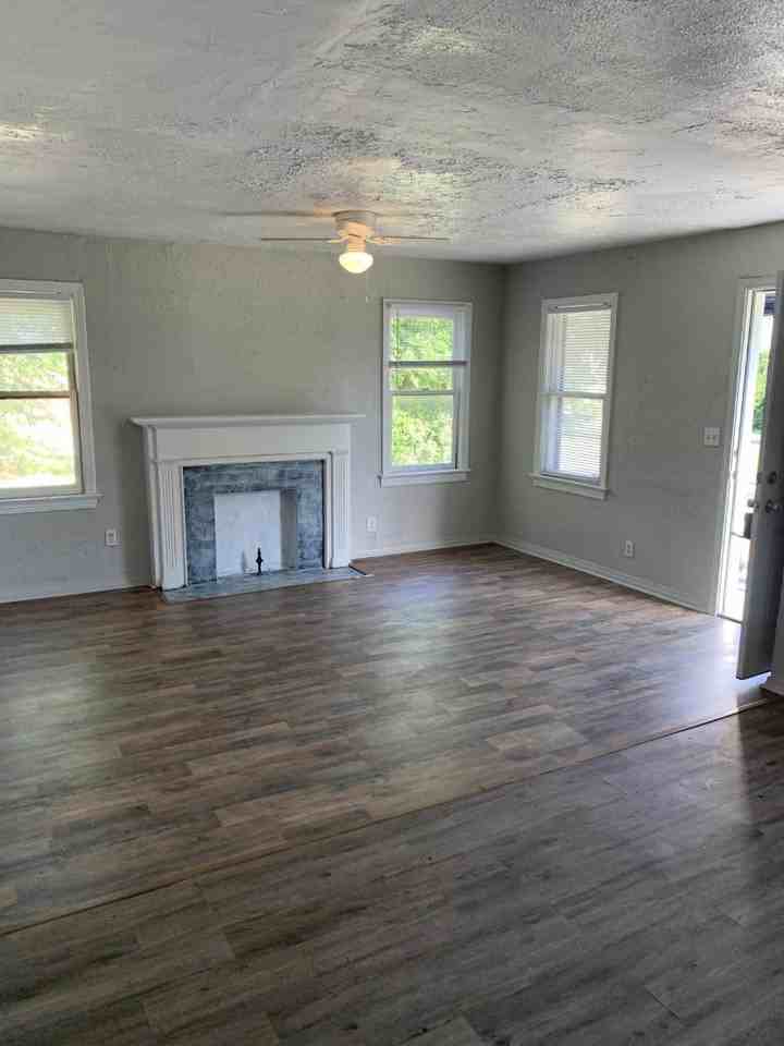 1904 E Madison St - Photo 7 of 11