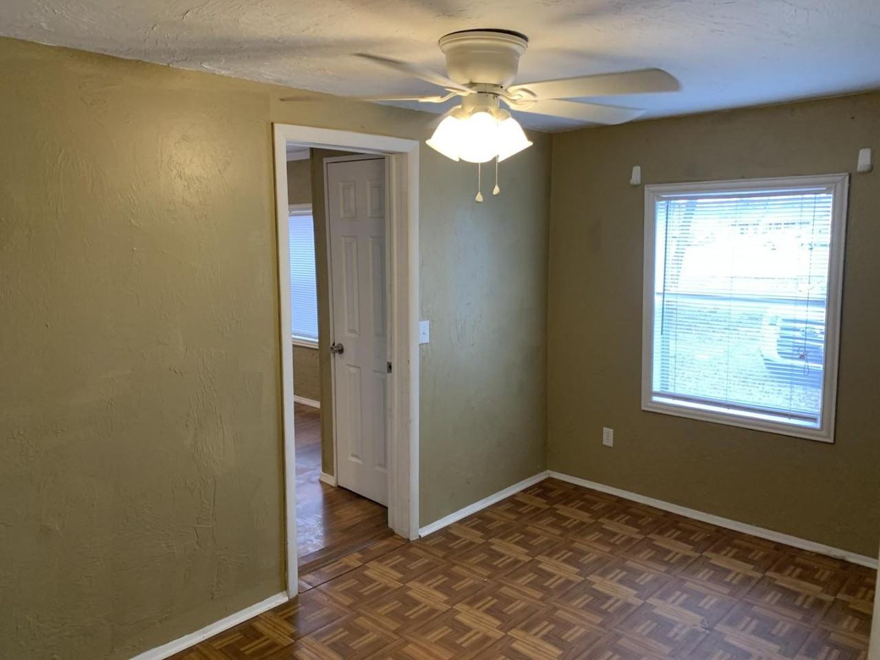 507 E Virginia Ave - Photo 4 of 11