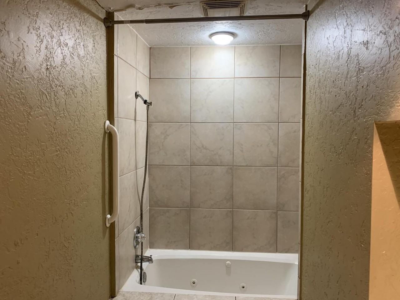 507 E Virginia Ave - Photo 6 of 11