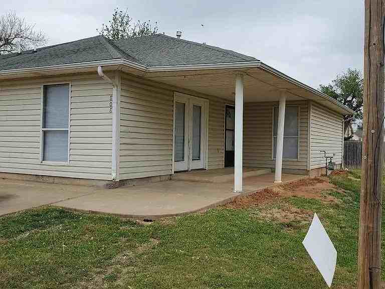 808 E Forrest St - Photo 2 of 6