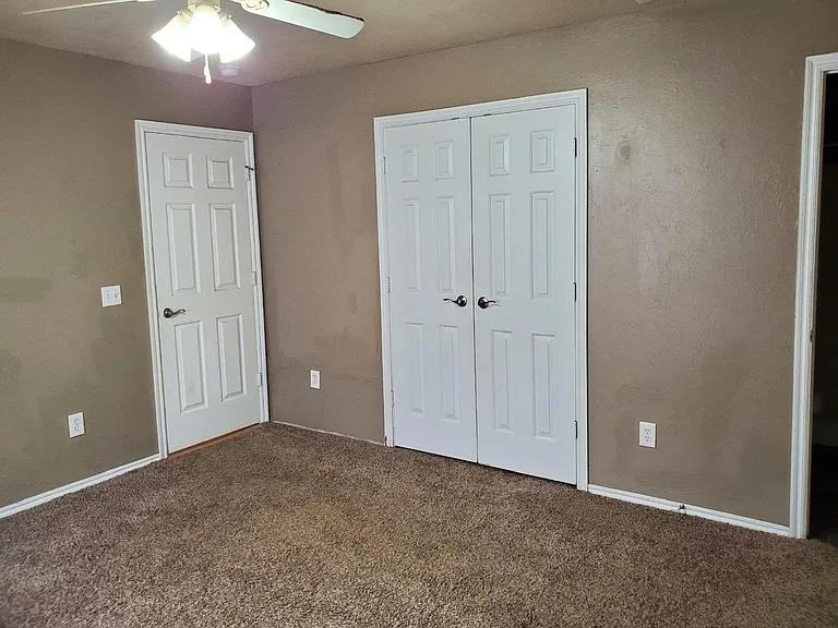 808 E Forrest St - Photo 3 of 6