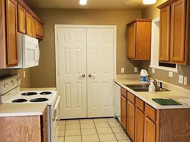 808 E Forrest St - Photo 5 of 6