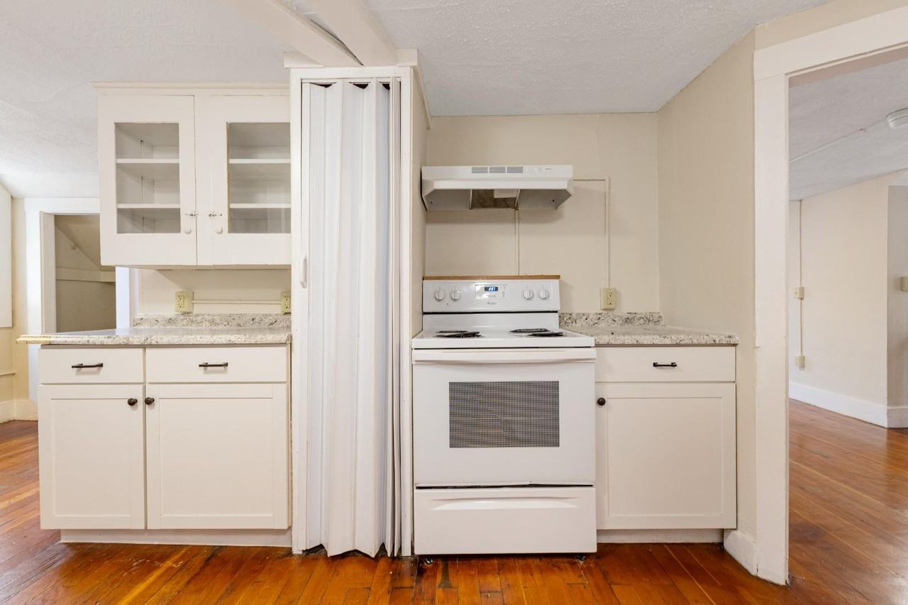 290 Main Street - Photo 2 of 10