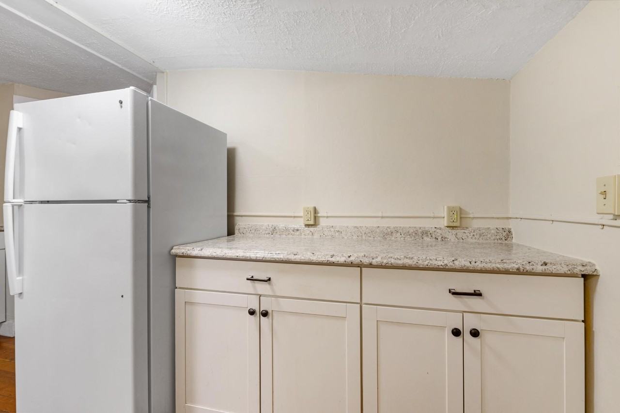 290 Main Street - Photo 3 of 10