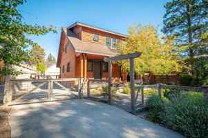 featured image of 1252 Nw Ithaca Ave