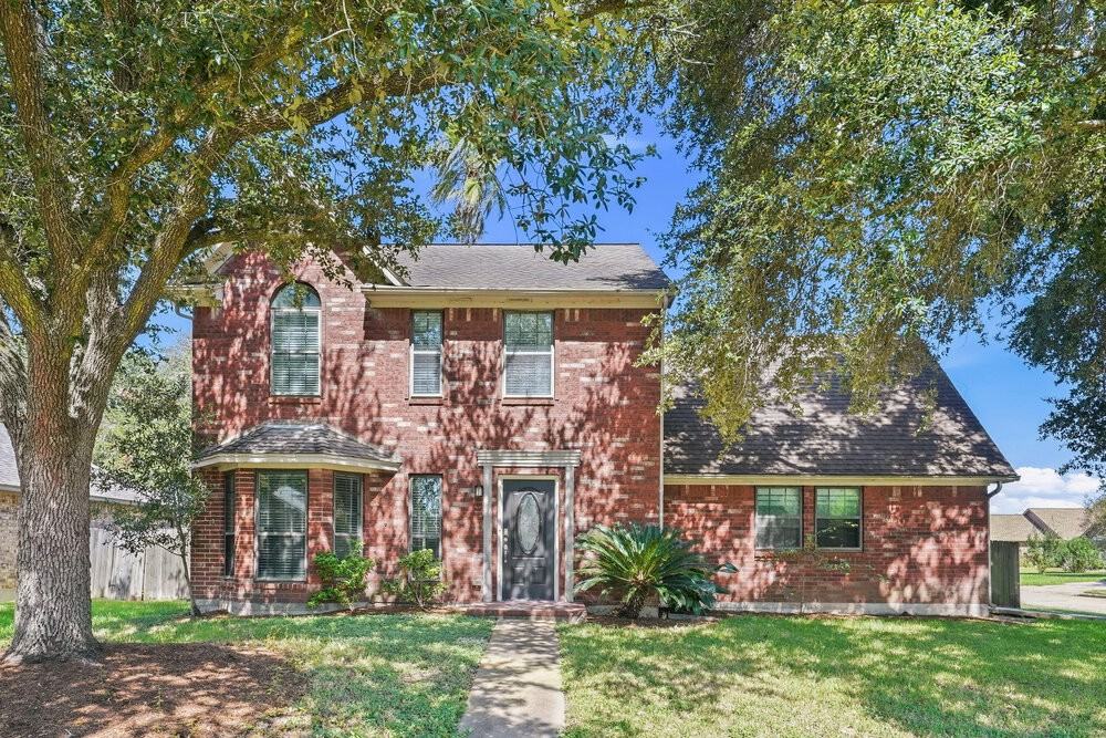 501 Hunters Ln