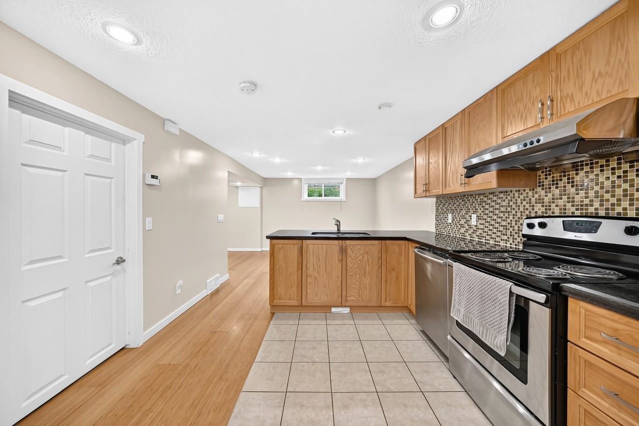 5116 Forego Ave Se - Photo 4 of 50
