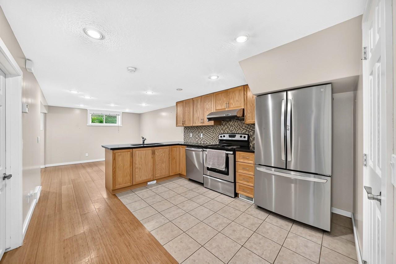 5116 Forego Ave Se - Photo 5 of 50