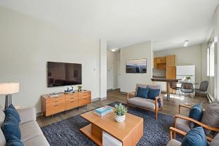 607 Kingsmere Cres Sw - Photo 1 of 1