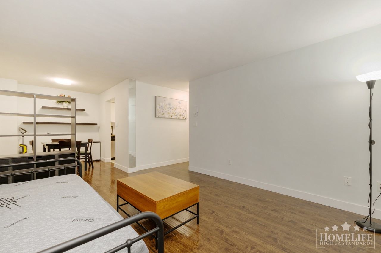 10644 151a St - Photo 3 of 14