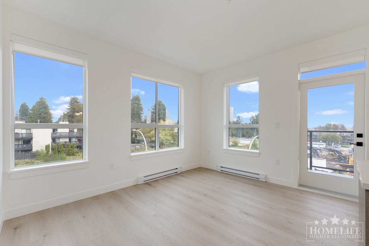 9199 147 St - Photo 4 of 15