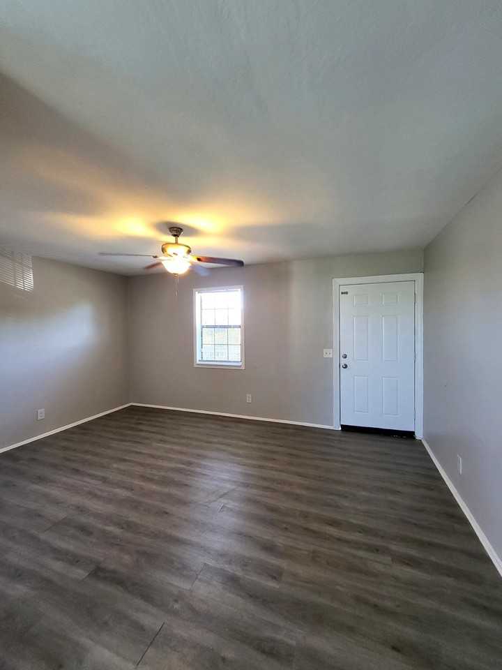 3218 16th St Sw #1 - Photo 3 of 14