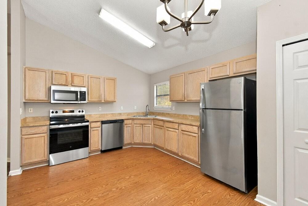 4323 Hanging Moss Dr - Photo 6 of 16