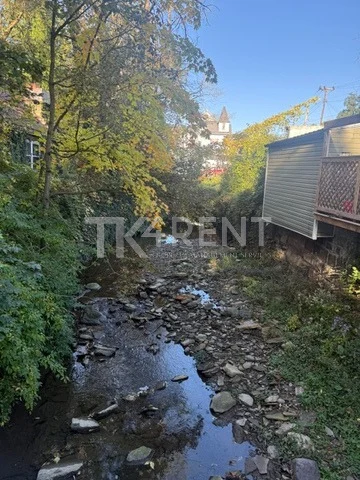 208 Broad St #B - Photo 4 of 16