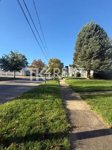 208 Broad St #B - Photo 7 of 16
