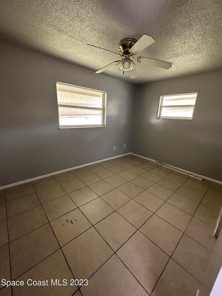 2804 Bayeux Ave - Photo 4 of 13
