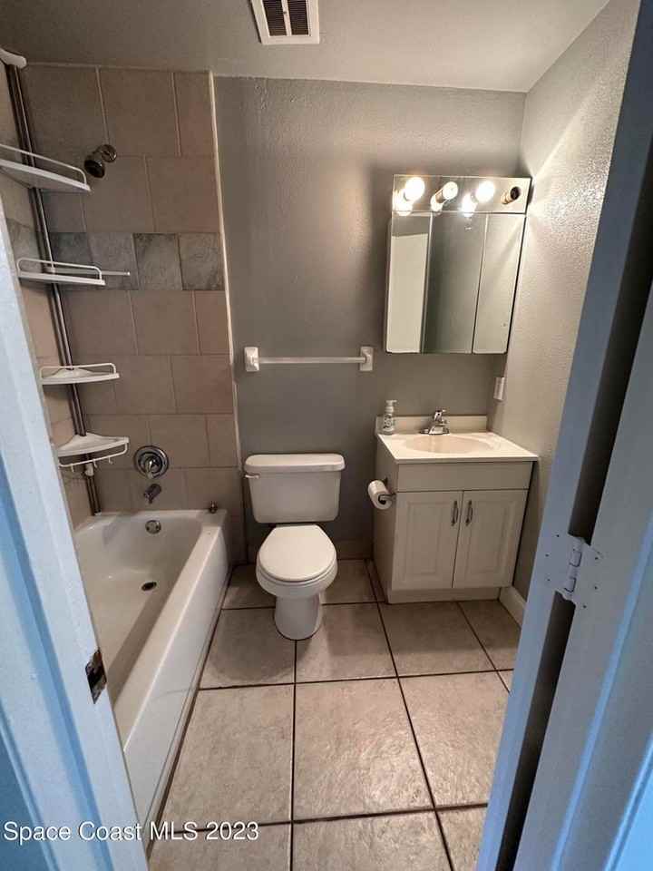 2804 Bayeux Ave - Photo 7 of 13