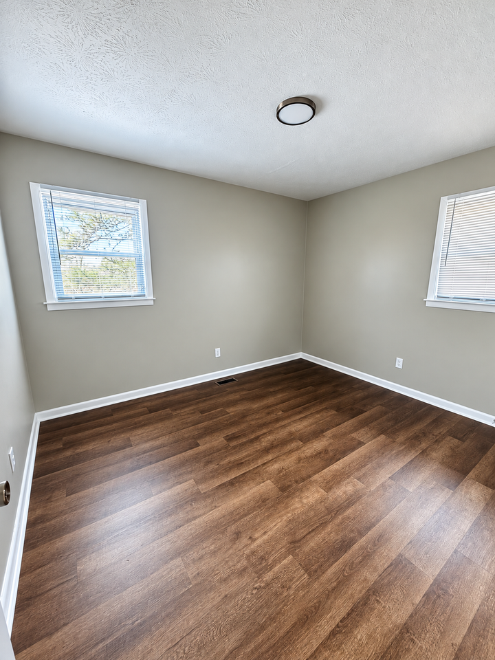 610 Woodburn Dr #1 - Photo 7 of 12