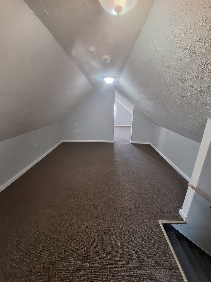 12613 Parkhill Avenue - Whole House - Photo 4 of 14