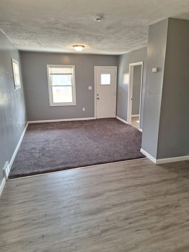 12613 Parkhill Avenue - Whole House - Photo 6 of 14