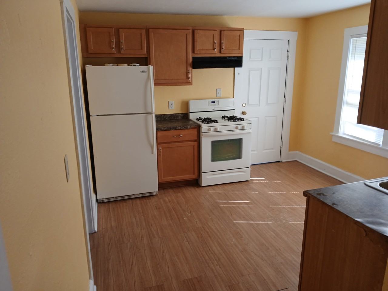 1724 S 88th St #3 - Photo 4 of 5