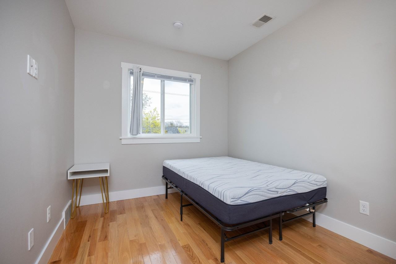 827 E University Ave #2 - Photo 5 of 16