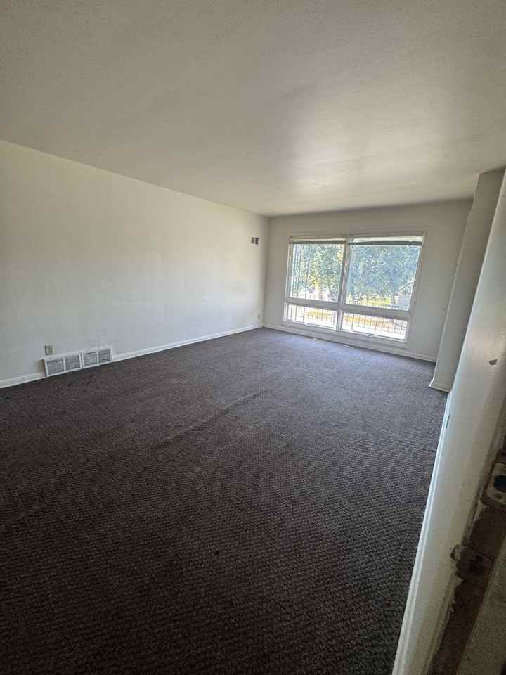 6406 N 87th St #3 - Photo 2 of 6