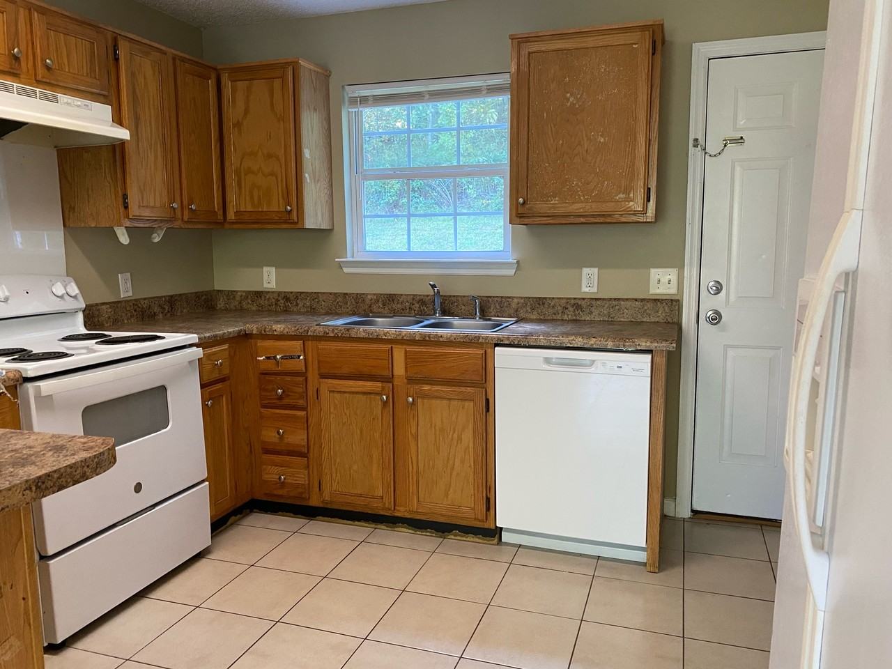 129 Shadowrock Dr #A - Photo 5 of 15