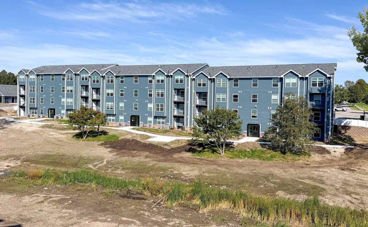 Cottonwood Creek Apartments - Photo 3 of 21