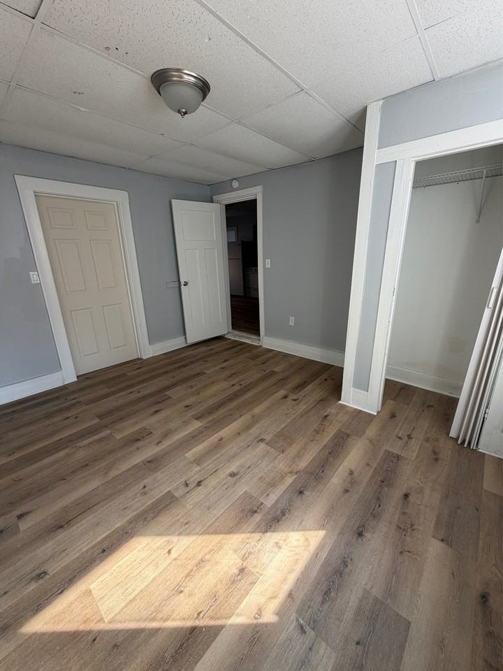 118 N Walnut St #D - Photo 3 of 6