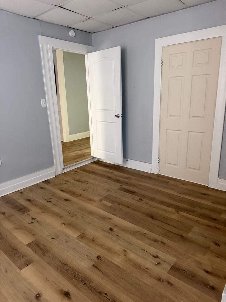 118 N Walnut St #D - Photo 4 of 6
