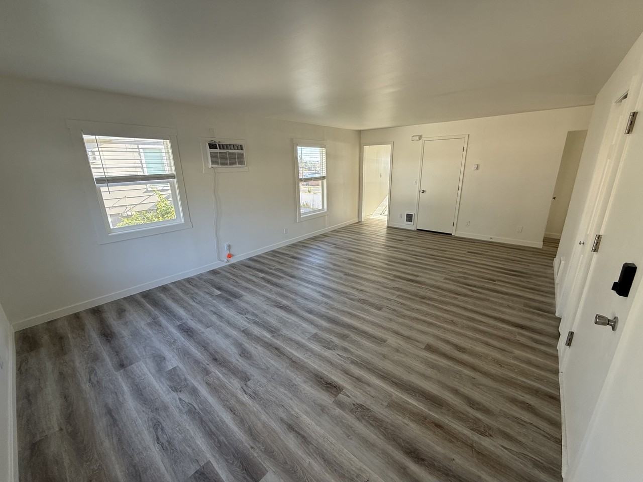 1221 2nd StreetWebster Apartments #1221 - Photo 4 of 10