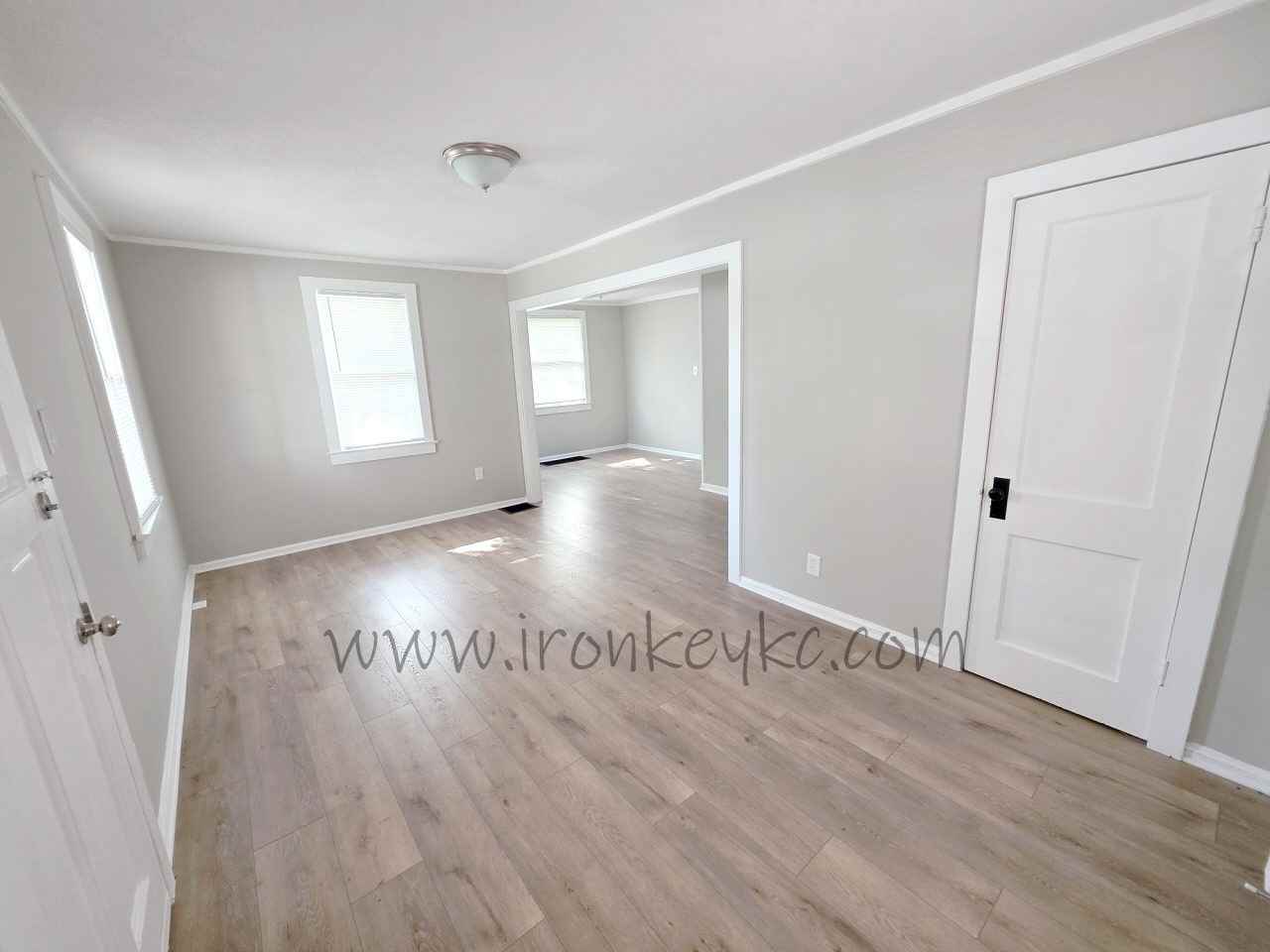 1108 S Harris Ave #1 - Photo 5 of 28