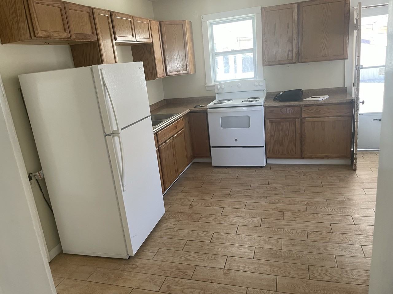 421 Charles St #1 - Photo 4 of 10