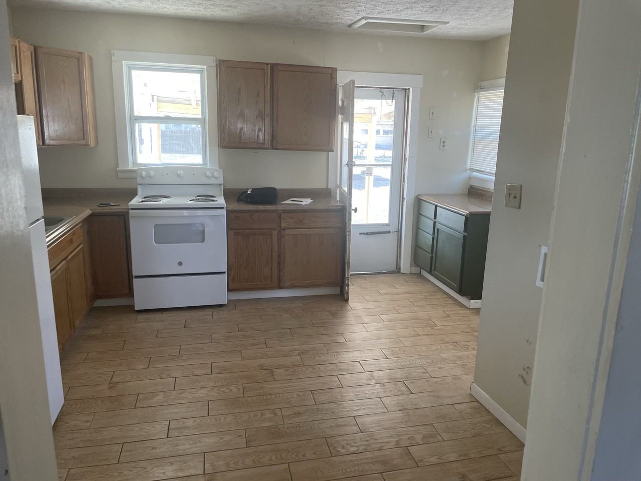 421 Charles St #1 - Photo 5 of 10