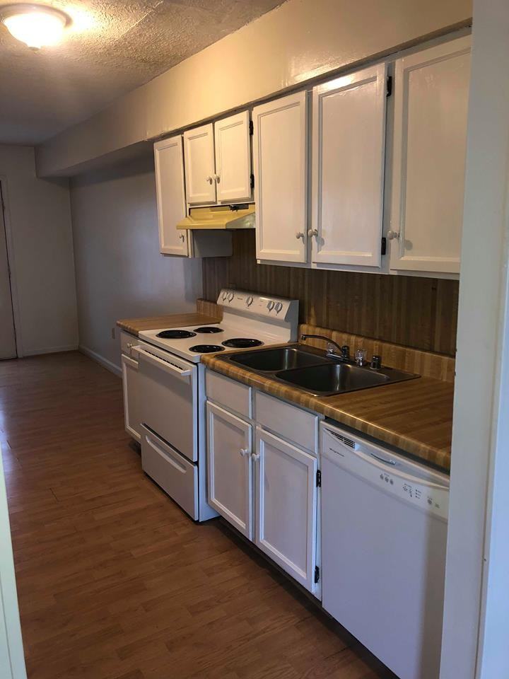 1726 Oshea St #B - Photo 3 of 30