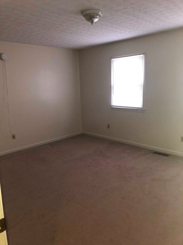 1726 Oshea St #B - Photo 5 of 30