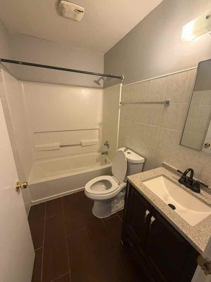 1618 W Diamond St #1 - Photo 5 of 14