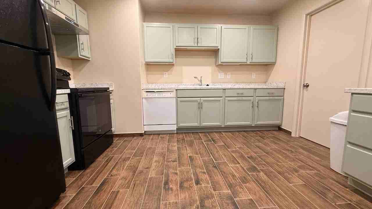 113 Whitney Ave Ne #1 - Photo 5 of 12