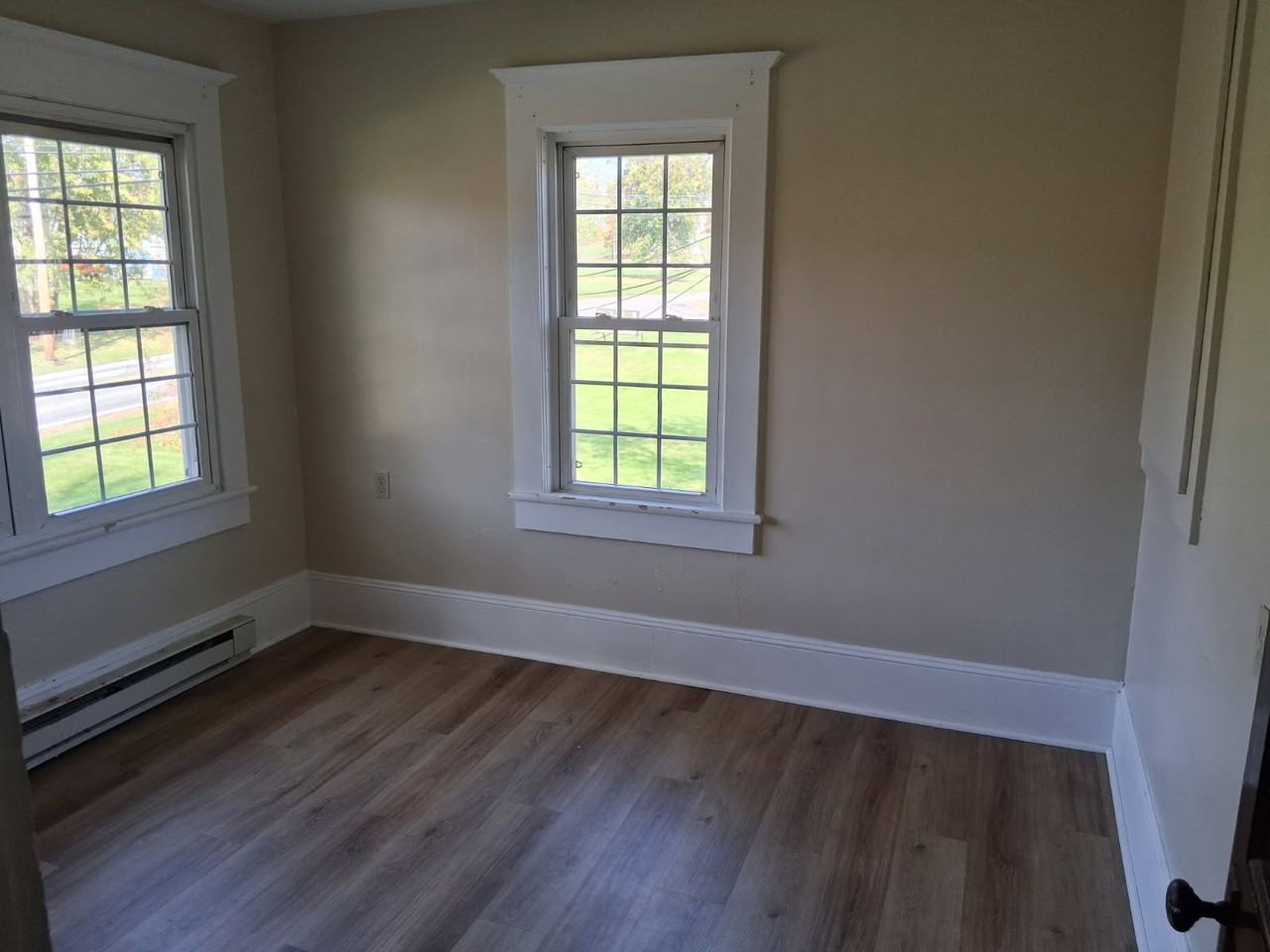 1833 Red Barn Village Road - Farmhouse Upstairs - Photo 2 of 13