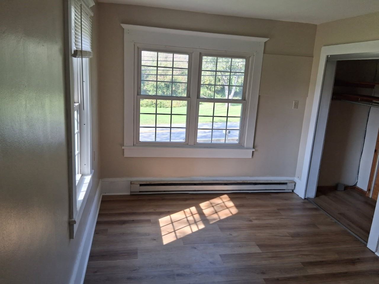 1833 Red Barn Village Road - Farmhouse Upstairs - Photo 3 of 13