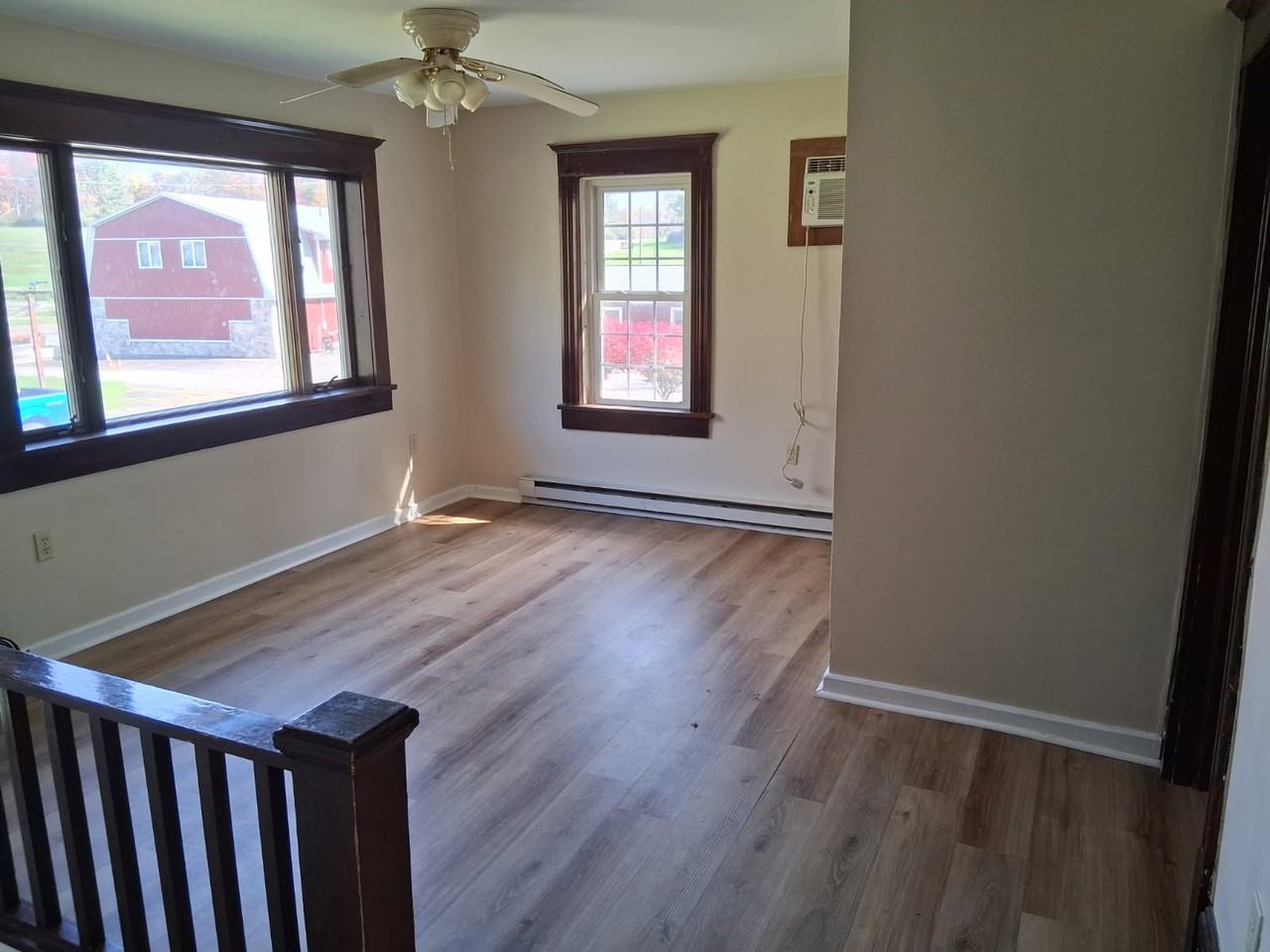 1833 Red Barn Village Road - Farmhouse Upstairs - Photo 5 of 13