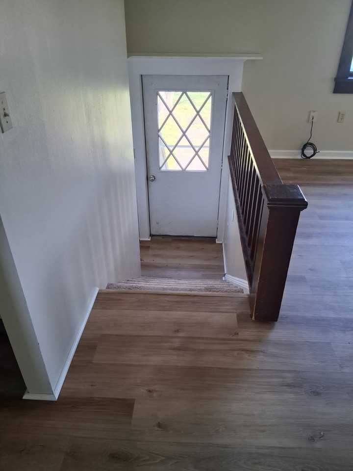1833 Red Barn Village Road - Farmhouse Upstairs - Photo 6 of 13