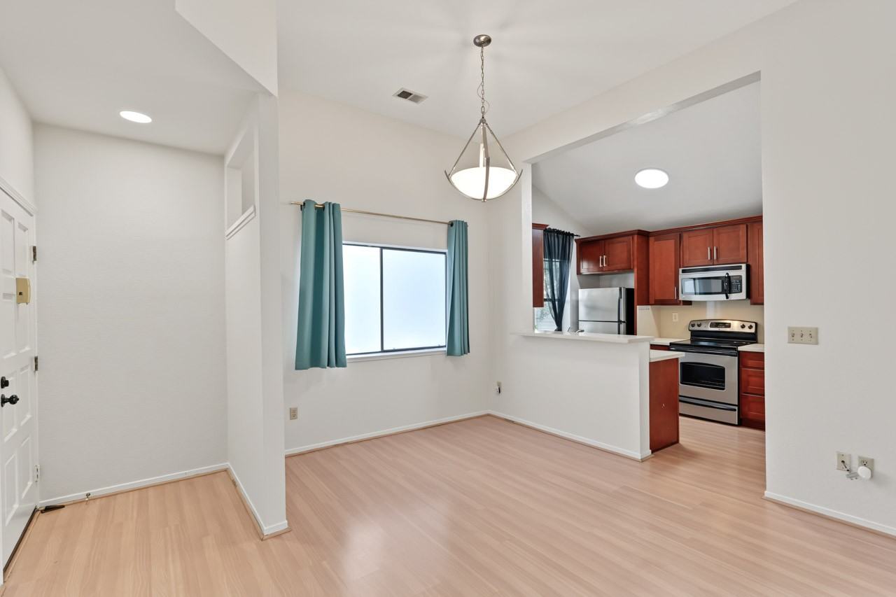 1540 Meadow Ridge Cir #1540 - Photo 4 of 44