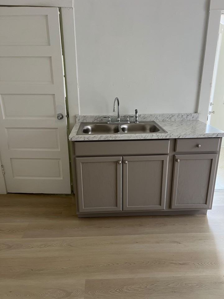 134 S 4th Ave #1 - Photo 7 of 18