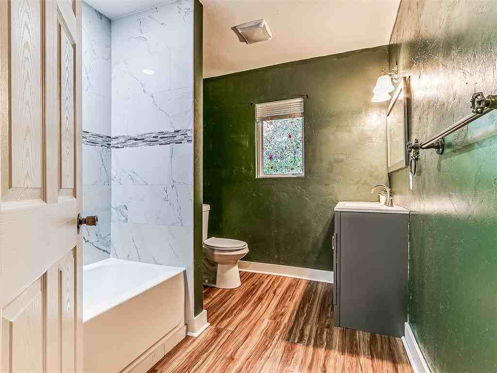1218 W Noble Ave #1 - Photo 6 of 9