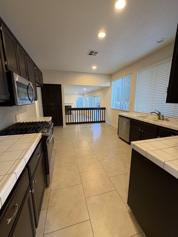 14120 Pinecrest St #1 - Photo 3 of 16