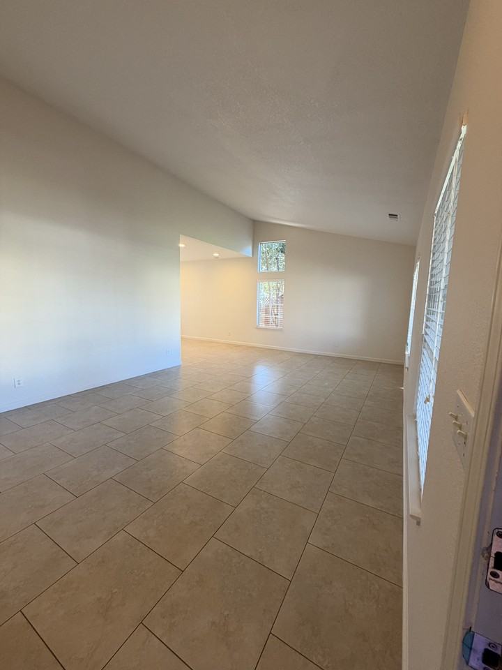 14120 Pinecrest St #1 - Photo 6 of 16
