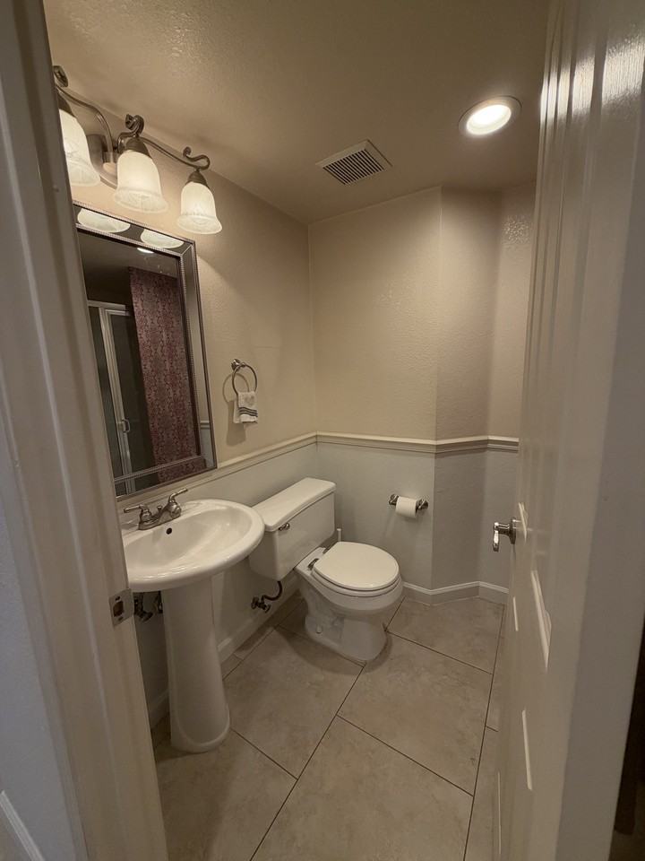 14120 Pinecrest St #1 - Photo 7 of 16