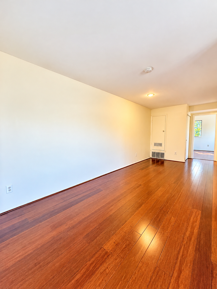 12001 Tarragon Rd #L - Photo 4 of 10